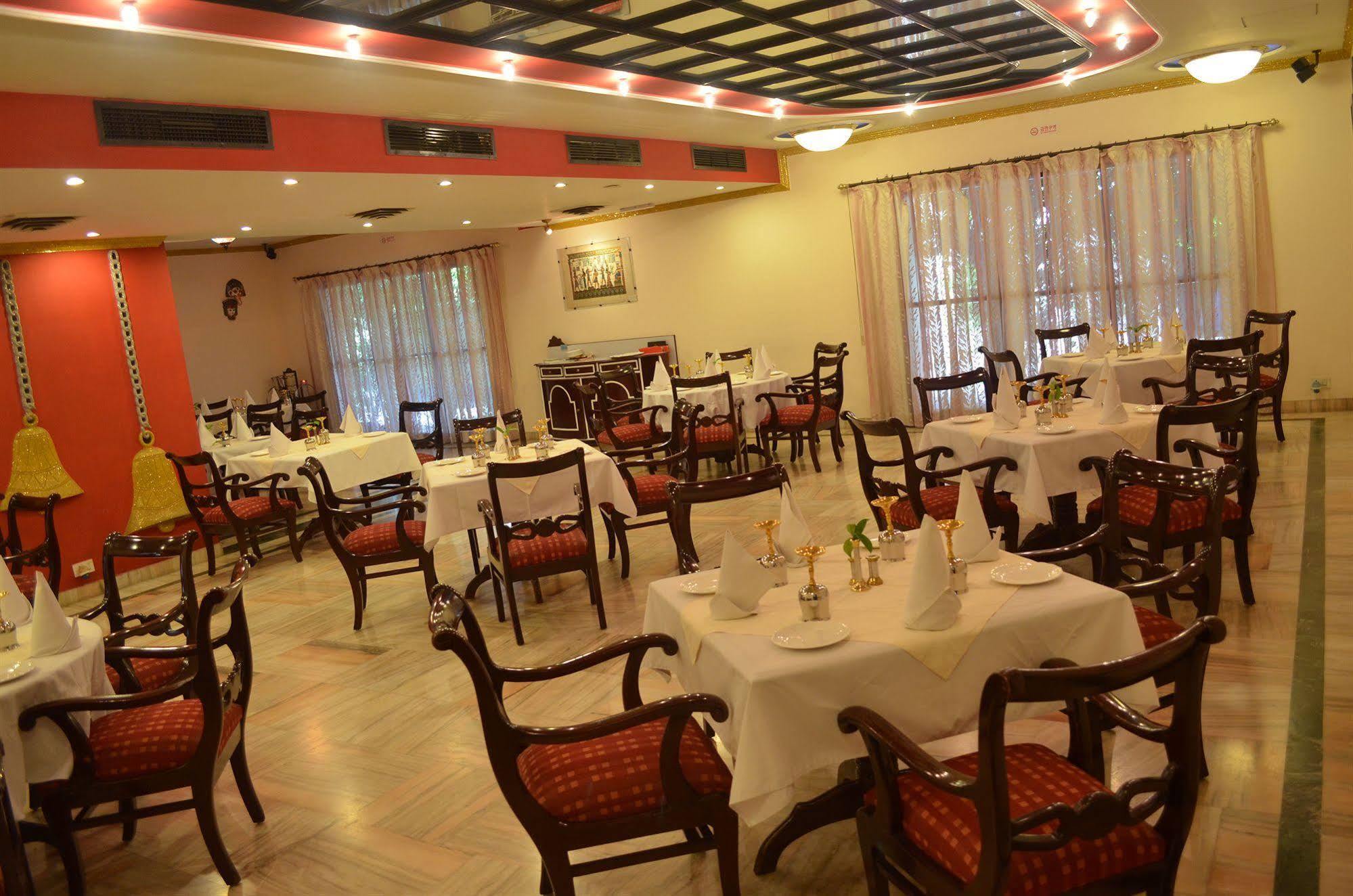 Shri Radha Brij Vasundhara Resort & Spa Govardhan Exterior foto