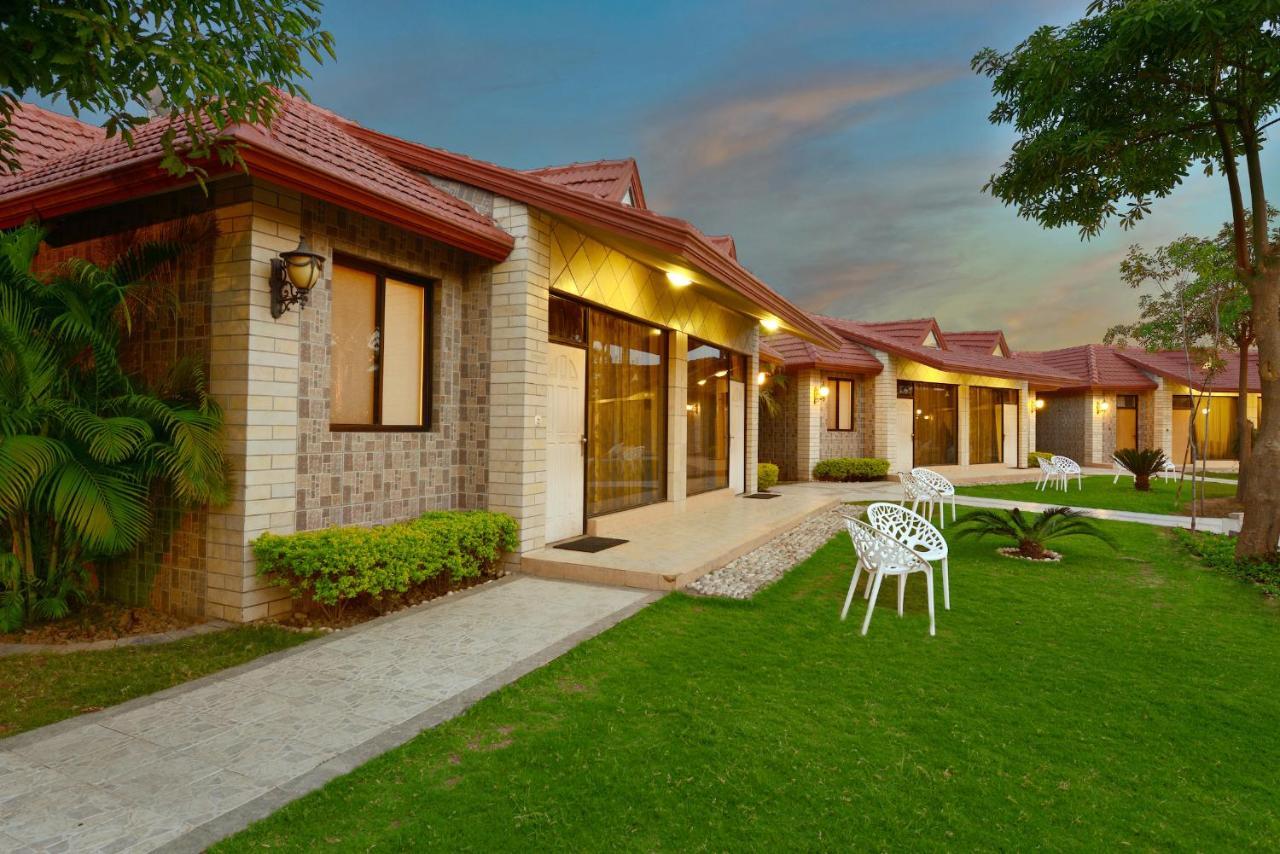 Shri Radha Brij Vasundhara Resort & Spa Govardhan Exterior foto